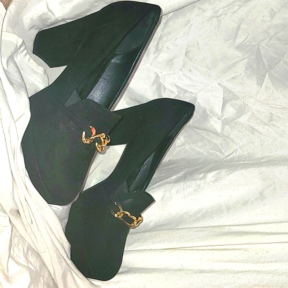 JustFab Penny Loafer Heels with Gold Chain🌟